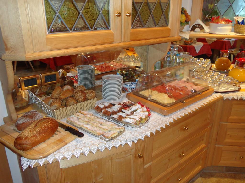 Garni Crepaz Bed & Breakfast Selva di Val Gardena Ngoại thất bức ảnh