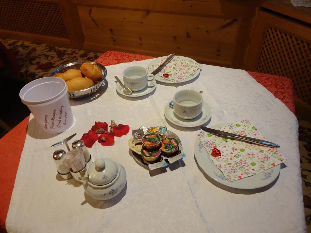Garni Crepaz Bed & Breakfast Selva di Val Gardena Ngoại thất bức ảnh
