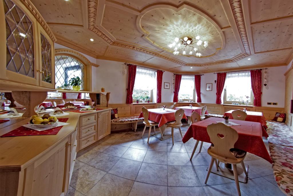 Garni Crepaz Bed & Breakfast Selva di Val Gardena Ngoại thất bức ảnh