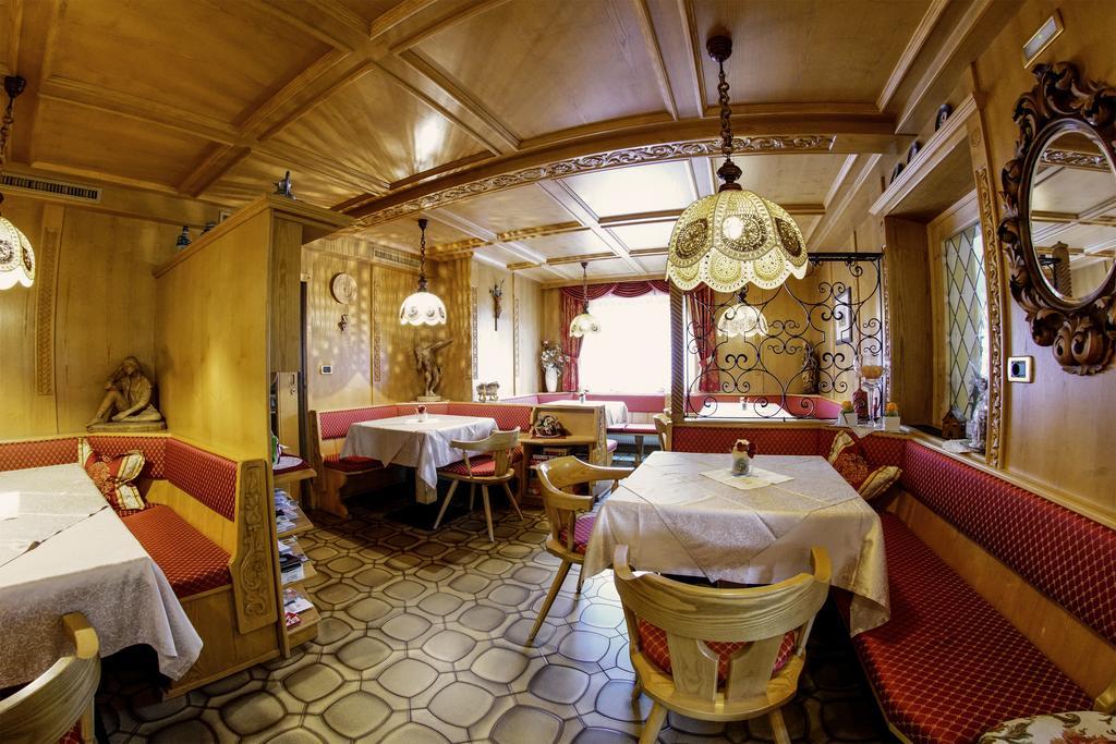 Garni Crepaz Bed & Breakfast Selva di Val Gardena Ngoại thất bức ảnh