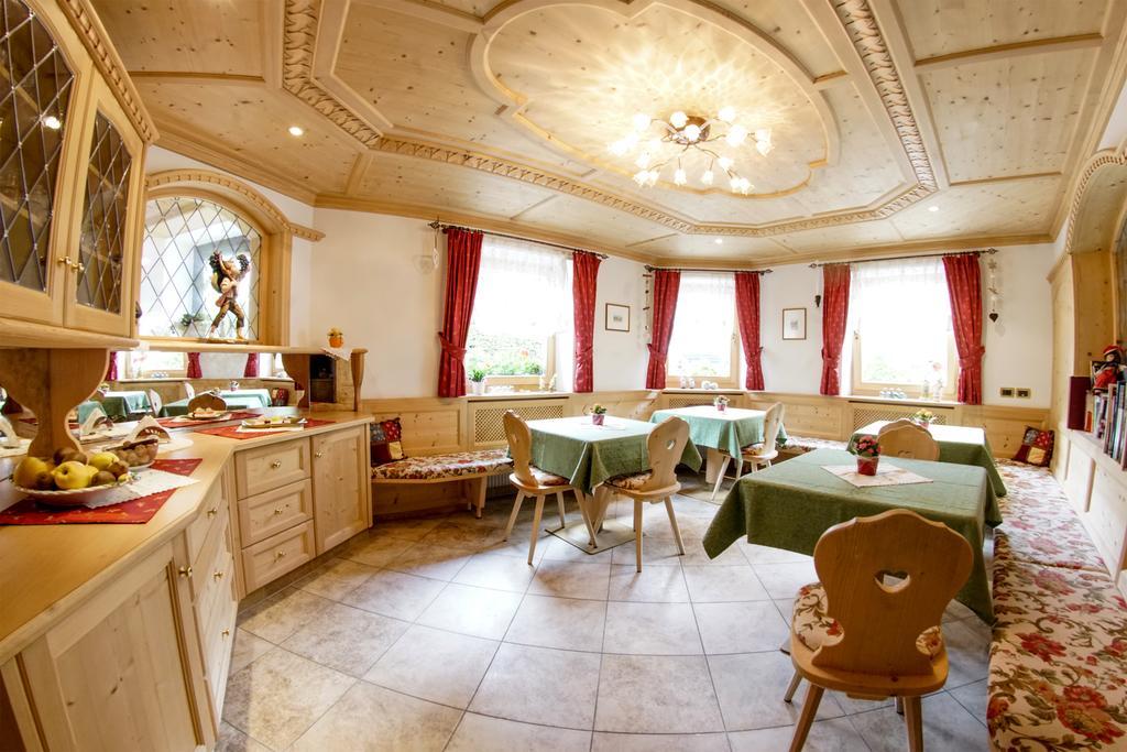 Garni Crepaz Bed & Breakfast Selva di Val Gardena Ngoại thất bức ảnh