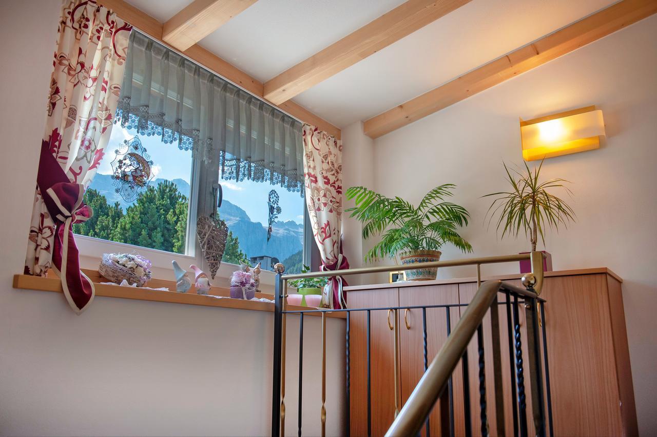Garni Crepaz Bed & Breakfast Selva di Val Gardena Ngoại thất bức ảnh